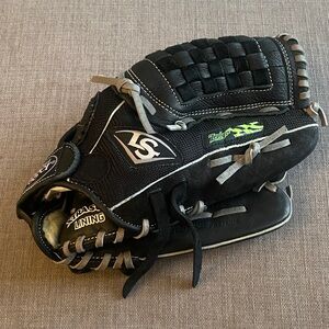 Louisville Slugger Black Women's Softball Glove
